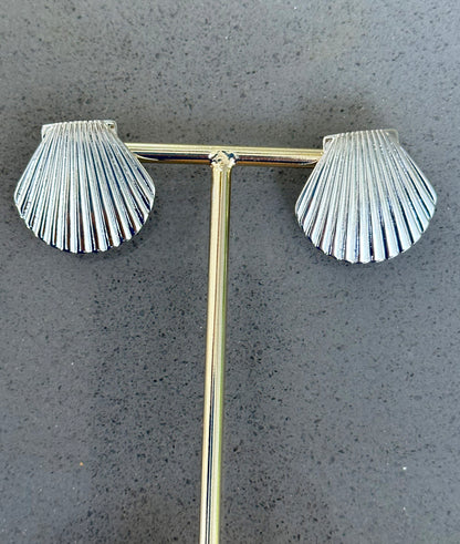 Scallop Shell Stud Earring