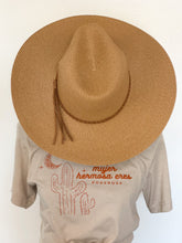 Cargar imagen en el visor de la galería, Summer Straw Hat
